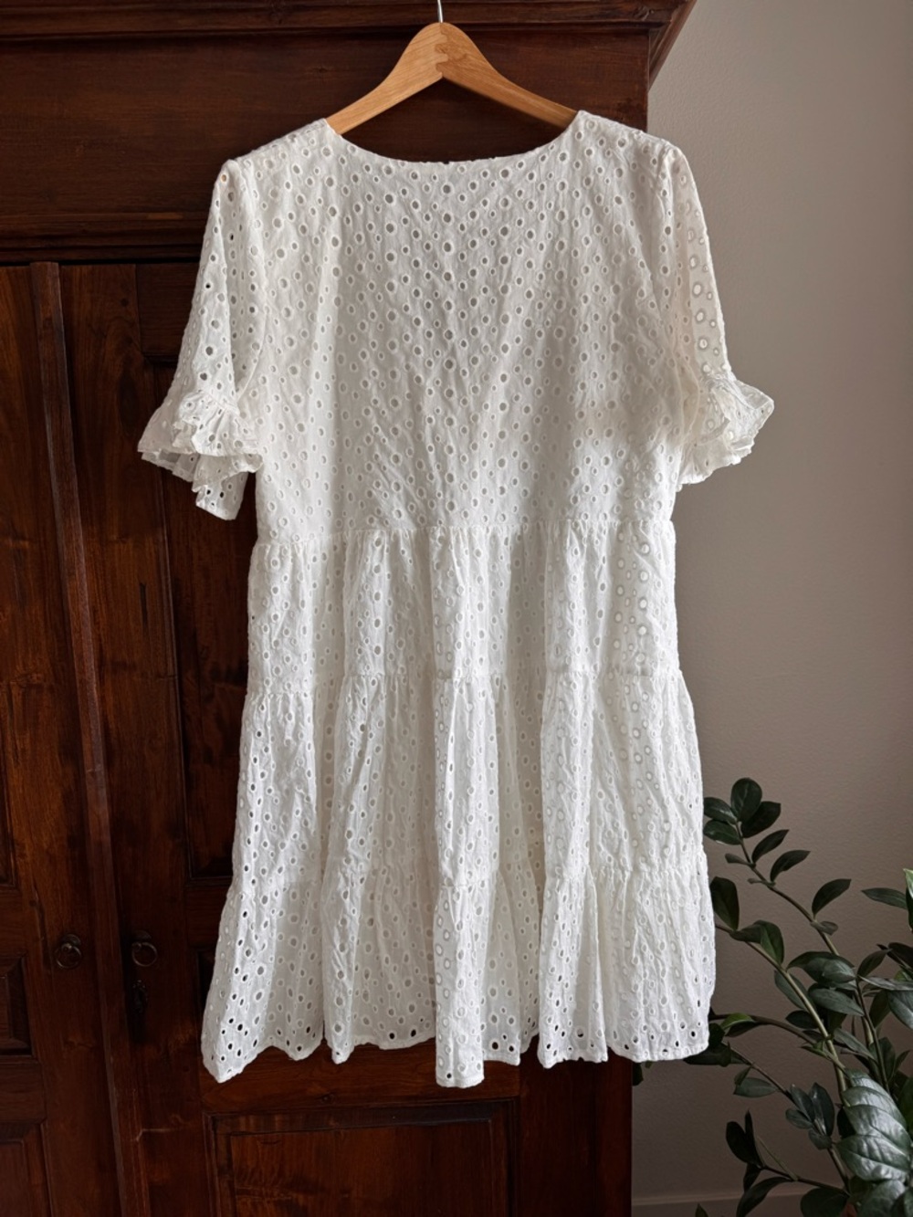 Petal & Pup White Keshi Eyelet Tiered Dress - Picture 5 of 7